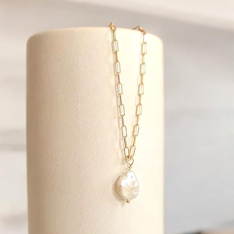 Baroque Pearl Pendant Necklace